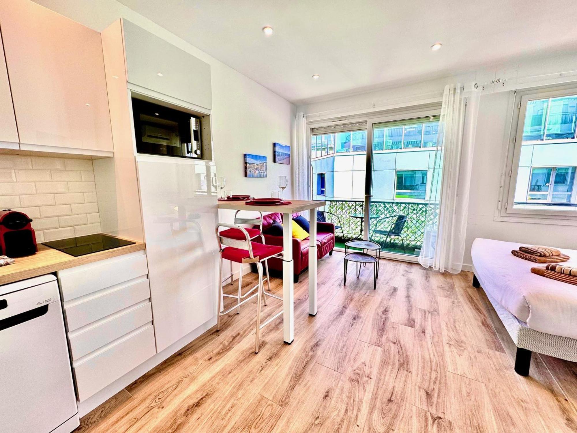 Riviera - Balcon Lenval Sea View With Ac Promenade Des Apartamento Nice